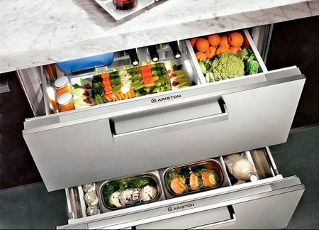 Холодильник с выдвижными ящиками