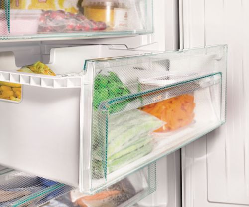 Холодильник с продуктами