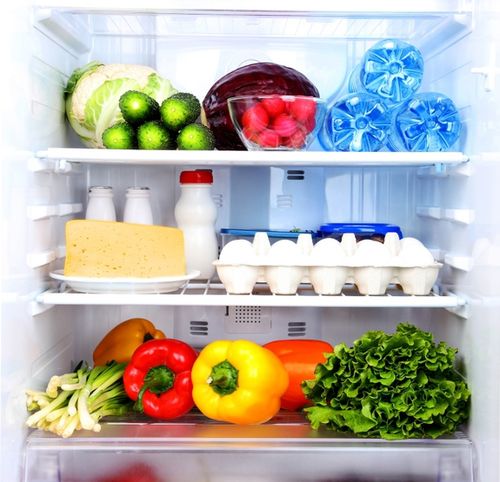 Продукты питания в холодильнике